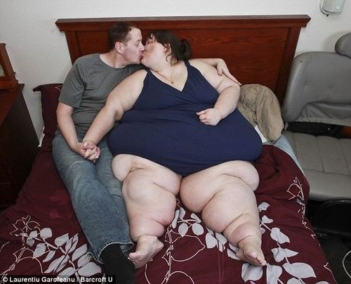 fantasyfeederism:  I hope he feeds this greedy fatty well into immobility, soon she will become a helpless fat piggy