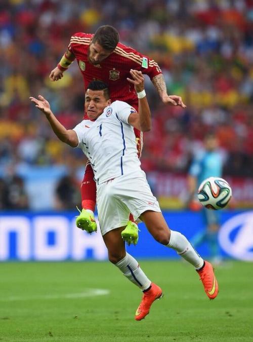 larry-capija:  freeballplayla:  Alexis Sanchez  :$