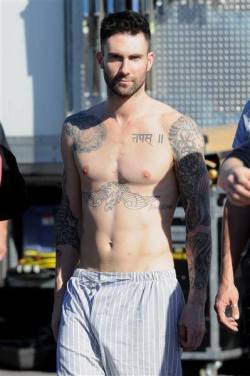 monbeaubeauty:  Adam Levine 