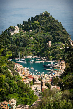 passionatebluedesire:  brightgentleman:  wanderthewood:  Portofino, Liguria, Italy by dar_wro  okay, how do the boats get out?  Beautiful! Just want some peace