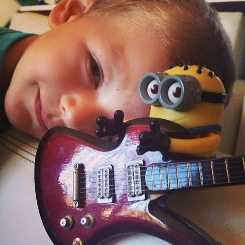 <p>Photos fun with my boy #guitar #minion #boy</p>