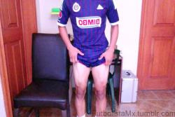 futmx:  http://futbolistamx.tumblr.com Futbolista de chivas bien