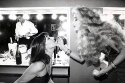 mexicanthighs:  lelaid:  Angelica Huston & Jerry Hall backstage