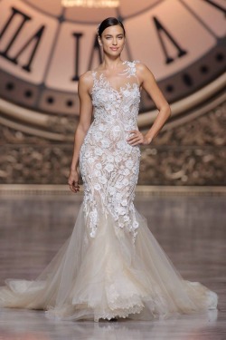 mulberry-cookies:  Irina Shaykhlislamova @ Atelier Pronovias