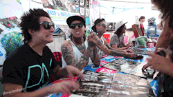 f-o-u-r-s-t-r-i-n-g-s:  Band members/music blog