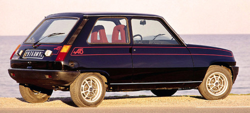 carsthatnevermadeit:  Renault 5 Alpine, 1976. A high performance version of the original 5 hatchback