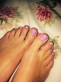 feetfetishfantasy:  💅🏼👑 QUEEN SEEKING PAYPIGS AND CASH