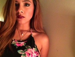 purplemarigold:  who r u💘