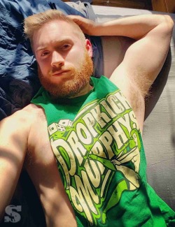 bigianh:  Ginger cub with hot pits   Happy St. Patrick’s Day!