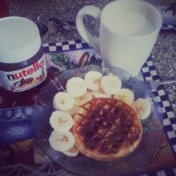 #delicioso #waffles #nutella #venenopuro #yummy