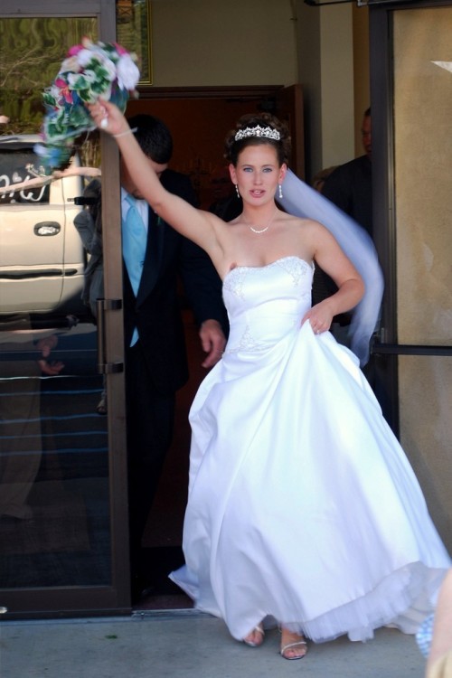 carelessnaked:  Bride showing her nipples by accident when throwing the bouquet