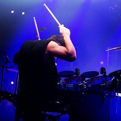 30secondstomars:  Shannon Leto rocking out.   the arms…the