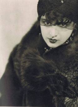 vampsandflappers: vampsandflappers: THE VAMP, REPRISED: Estelle