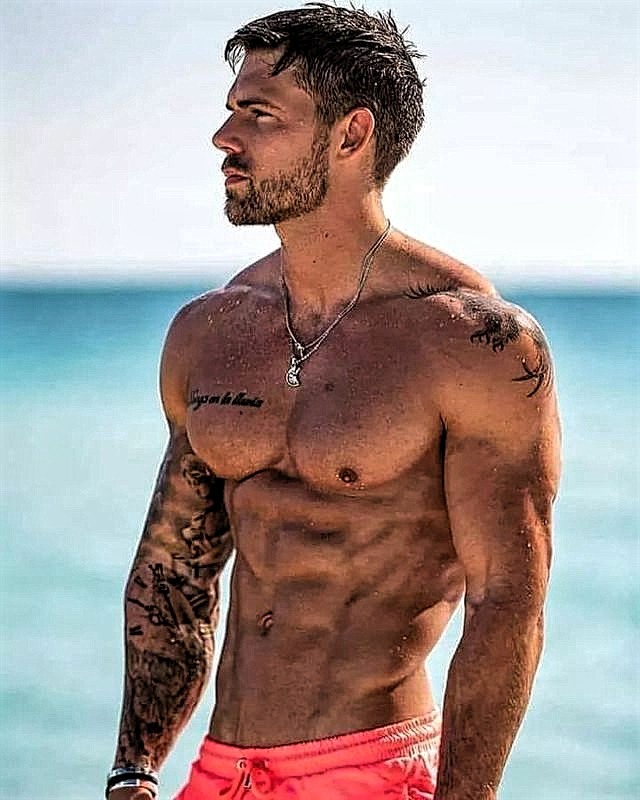 bialphamalemotivation:Follow me on Twitter to see the uncensored
