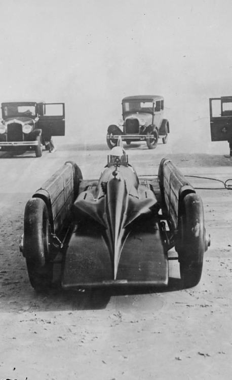 anyskin:  1929 The Golden Arrow