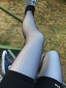 rfwka:  Fishnet Variation 3… over white spandex legging, with