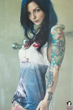 past-her-eyes:  Riae Suicide riae.suicidegirls.com psychotic-riaeaction