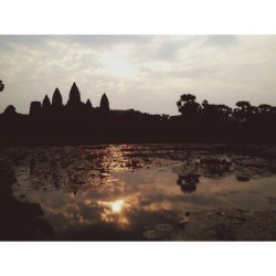 bobbyearle:  It might be impossible for the sunrise over a Angkor