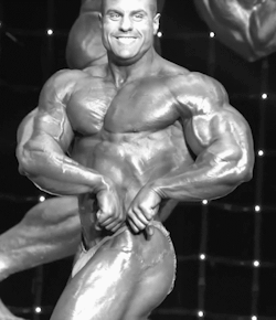 gettingbigger2:  #muscle show 