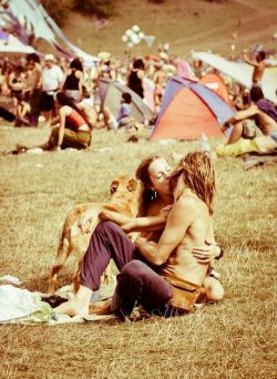 longlivethelovelyfuckinghippies:  Hippie Time | via Tumblr on