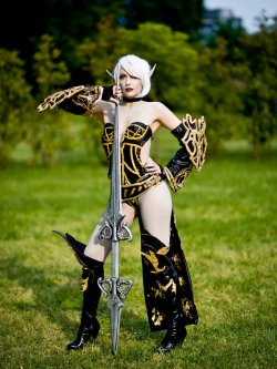 sharemycosplay:  Pamela Colnaghi as a Dark Elf from #Lineage.