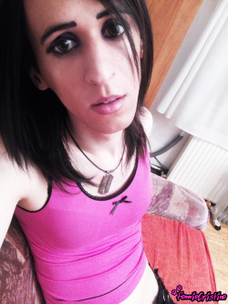 femmiecristine:  Meow tried out some new make up style =^_^=