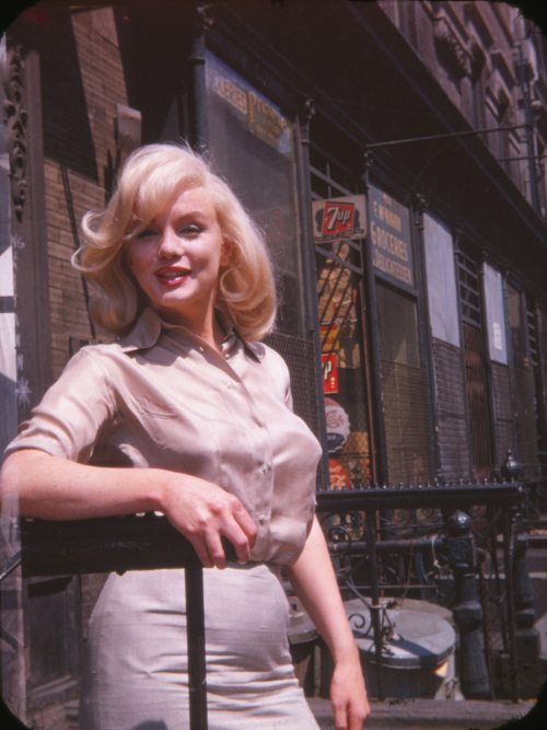 thecinamonroe:  Marilyn Monroe photographed outside Fox Studios