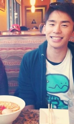 jshootit:  merlionboys:  Fan submission - Cute guy with his perky