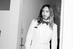 terrysdiary:  Jared looking in the mirror. 