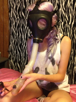 insanelyimperfectme:  gratefully-dabbed:  Nigh nigh Gas mask