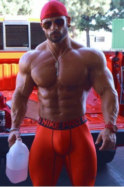 Hot Confessions Of A Horny Bi Curious Muscle Jock