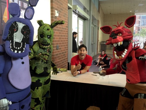 auldron:  Bonnie, Foxy, and Springtrap got to meet the squad! markiplier was wonderful as always and lordminion, therealjacksepticeye, and muyskerm were so sweet! Thank you guys for powering through until the end. We really appreciate all that you