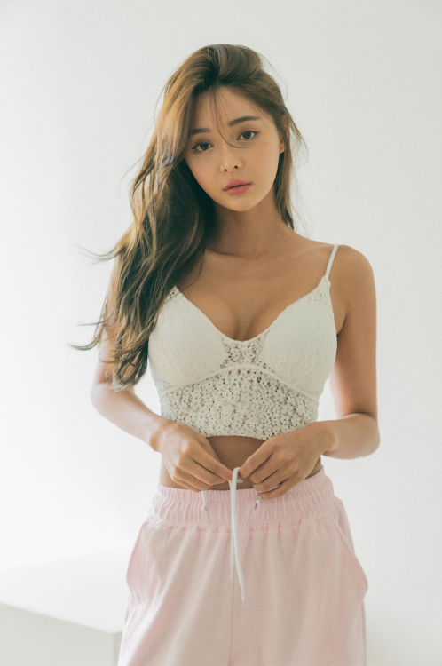 korean-dreams-girls:    Bo Ram - August 25, 2020 Set   