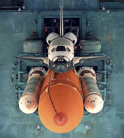 cjwho:  Aerial view of Space Shuttle Discovery Space Shuttle