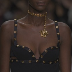 carmelert:    Versace Spring/Summer 2018   