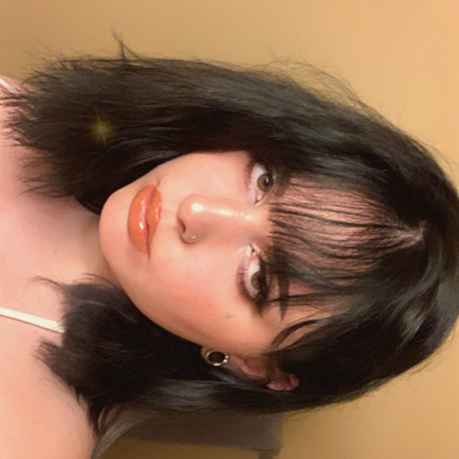 babyblaire111:Dm me if you wanna buy any content 🥰
