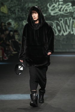 koreanmodel:Lee Cheol Woo - Supercomma Fall 2015 Seoul Fashion