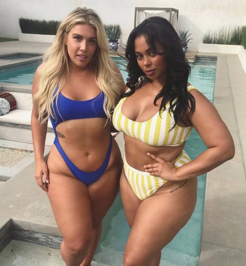 fletchertrowan:  voluptuousladies:Hot curvy babes are looking