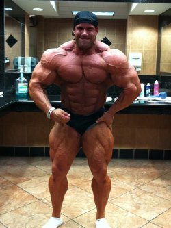 muscledlust:  Freakish Jay Cutler 