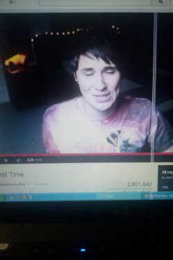 I just thought id share with you guys how I paused the danisnotonfire