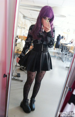 pastelbat:  Today i had planned to wear cult party kei but my