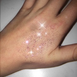 angelmilk:  sparkly ✨✨ 