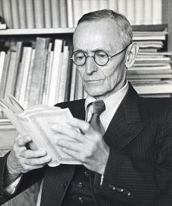 the-flying-salmon:  Hermann Hesse reads.
