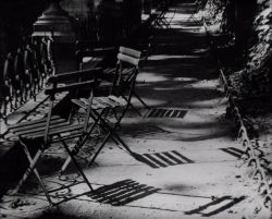 de-salva: Chairs (Paris, 1925)   André Kertész © The Medici