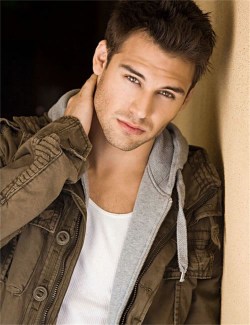 pdmontebello:  Ryan Guzman 