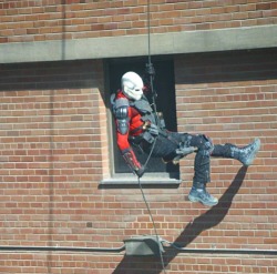 ssquadupdates:  Suicide Squad set photos featuring Deadshot stunt