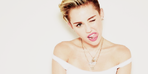 awesomeagu:  Miley Cyrus, still very pretty