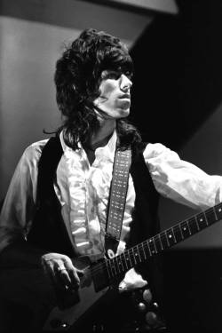 soundsof71:  Keith Richards, The Rolling Stones, The Puffy Shirt