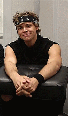 sexycliffconda:  I´m just obsessed with how great Ashton´s