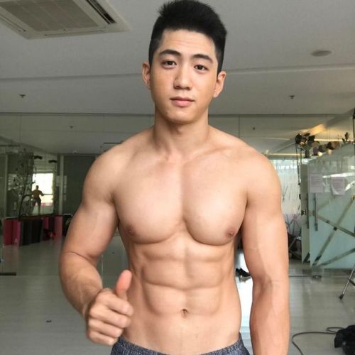 boys-and-popculture:(via HOT VIETNAMESE GUYS On Instagram) 